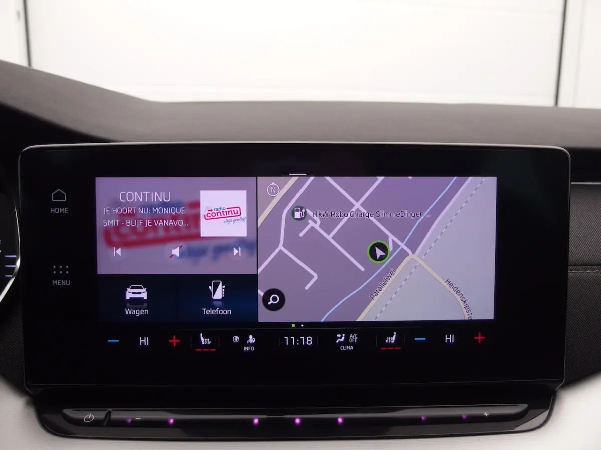 Combi 2.0 TDI AUTOMAAT / FULL LED / KEYLESS / VIRTUAL / CARPLAY / CAMERA / STOELVERW / HEA