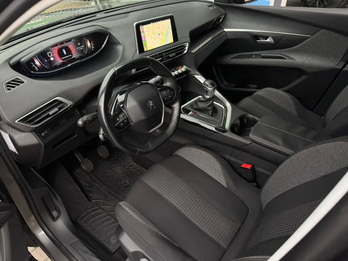 1.2 PureTech Blue Lease Executive|7 Persoons|Apple carplay