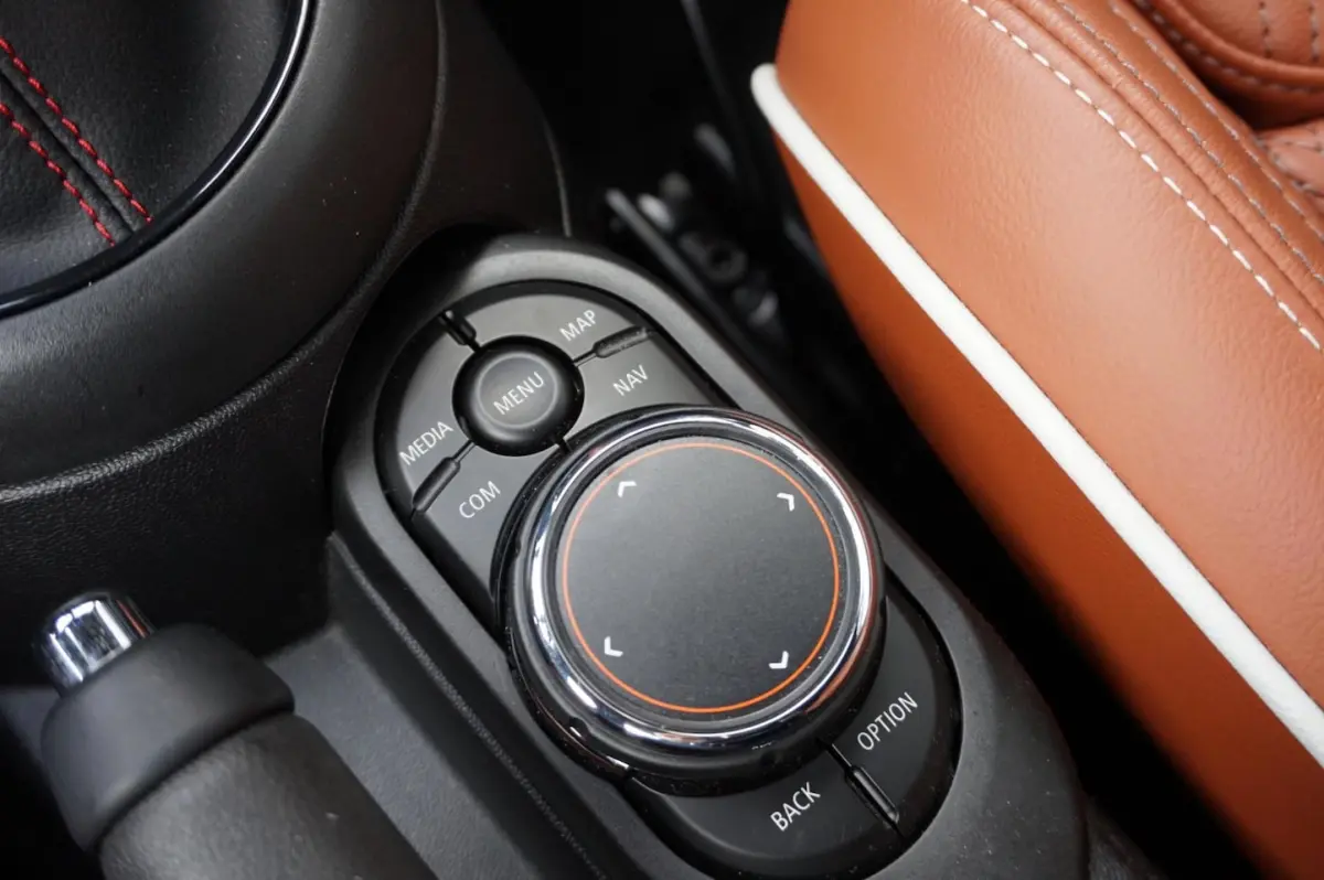 2.0 Cooper Chili / harman kardon / leer / navigatie /