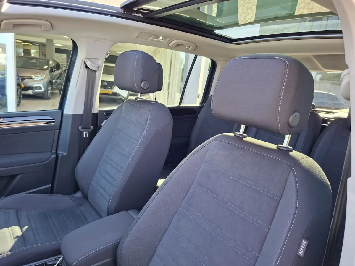 1.5 TSI R-line 7p carplay navi camera virtual cockpit. panoramdak keyless trekhaak