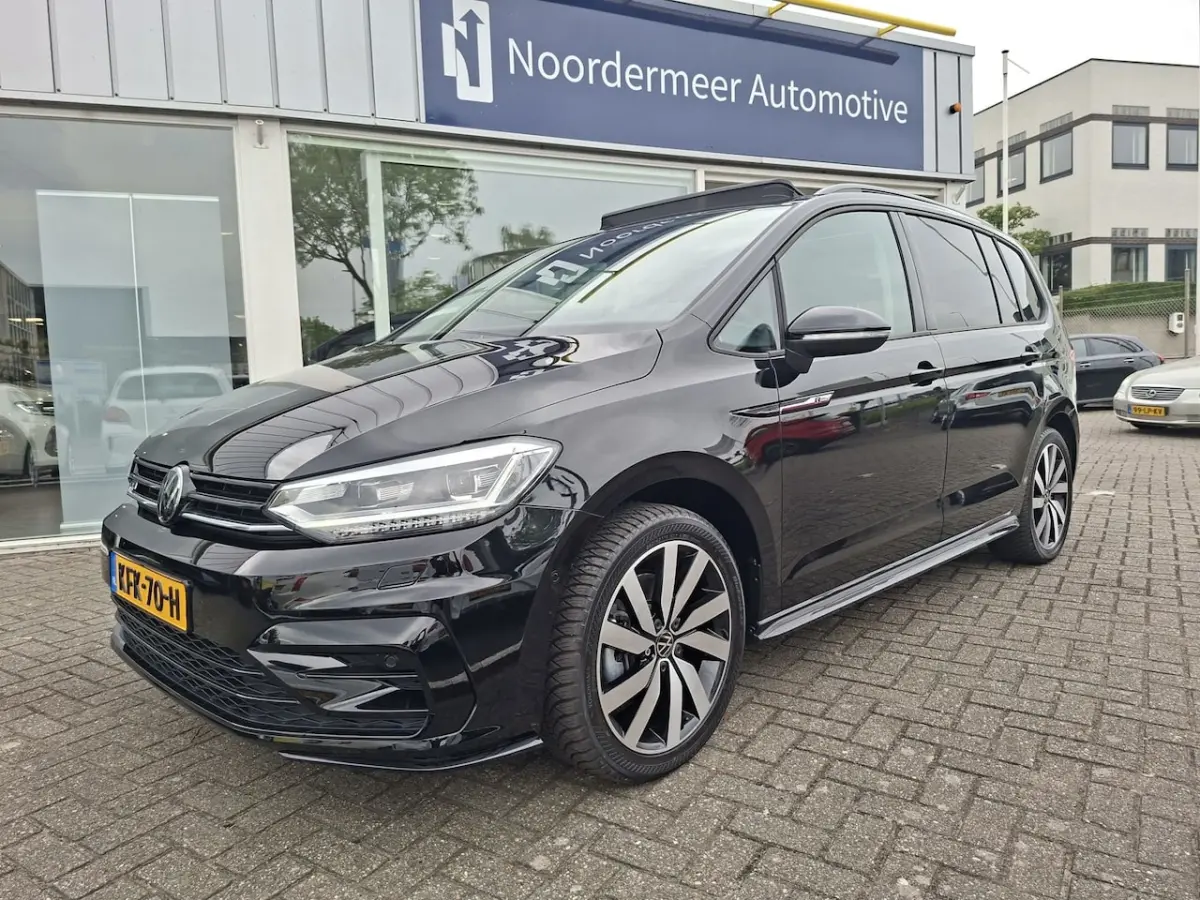 1.5 TSI R-line 7p carplay navi camera virtual cockpit. panoramdak keyless trekhaak
