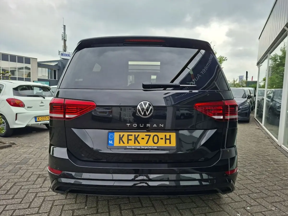 1.5 TSI R-line 7p carplay navi camera virtual cockpit. panoramdak keyless trekhaak