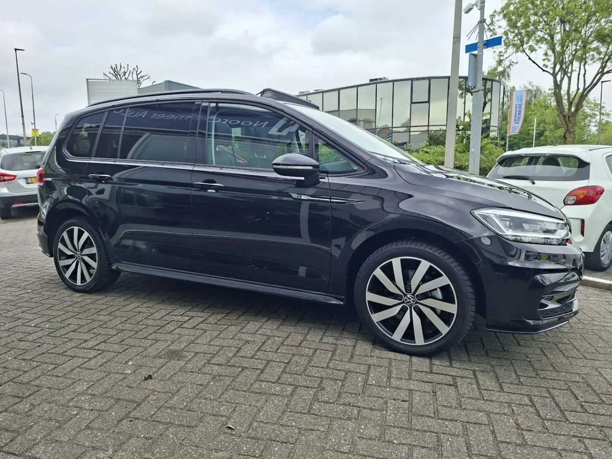 1.5 TSI R-line 7p carplay navi camera virtual cockpit. panoramdak keyless trekhaak