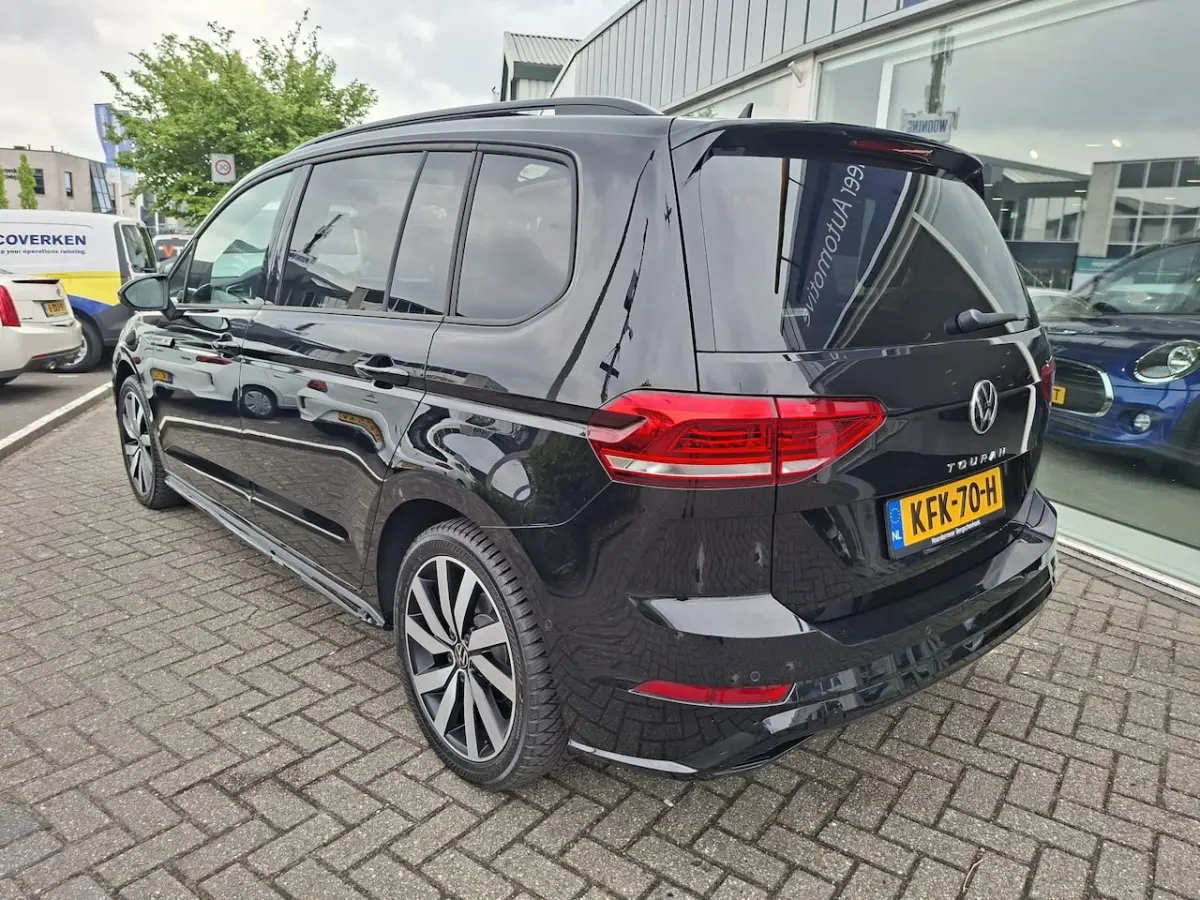 1.5 TSI R-line 7p carplay navi camera virtual cockpit. panoramdak keyless trekhaak