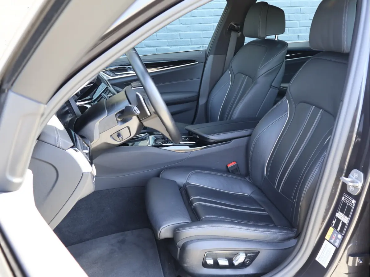 530e xDrive Luxury Line Comfortstoelen | Laser Light | Org. NL | Memory | Cam