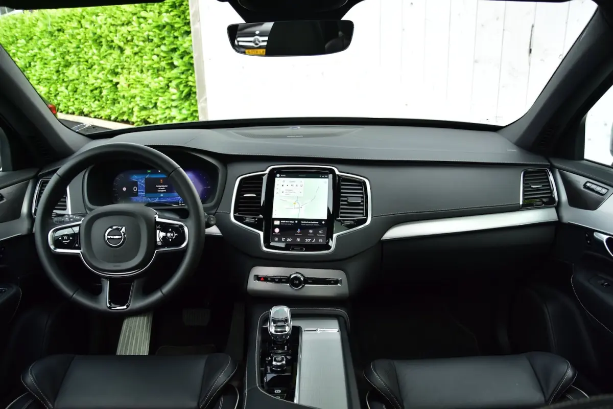 2.0 T8 Recharge AWD Plus Dark | Pano-dak | Camera |