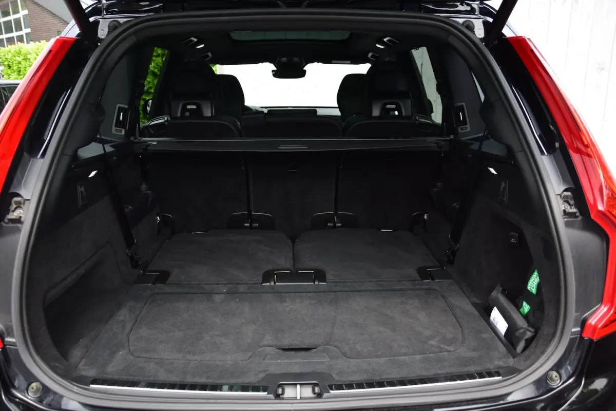 2.0 T8 Recharge AWD Plus Dark | Pano-dak | Camera |