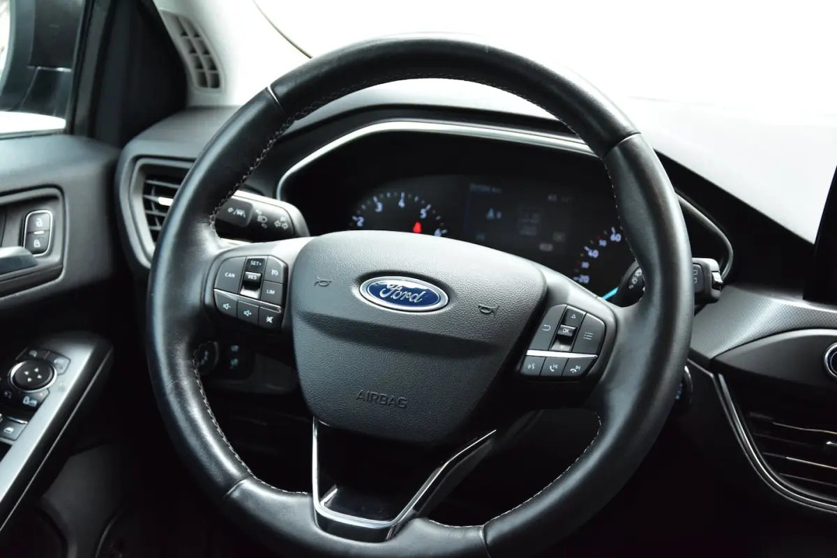 1.0 EcoBoost Titanium Business | Camera | B&O |