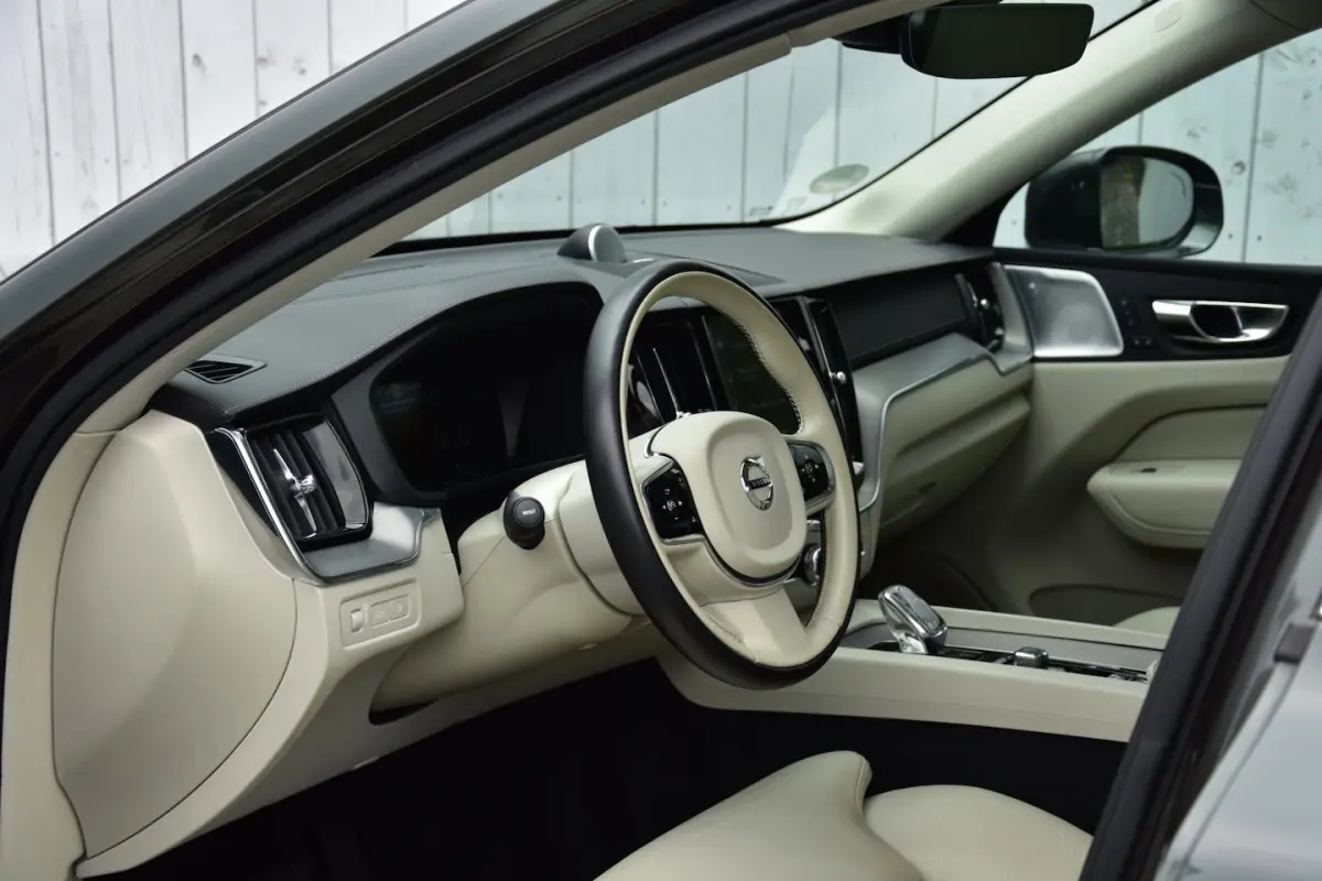 2.0 Recharge T8 AWD Inscription | Camera | Trekhaak | Pano-dak |