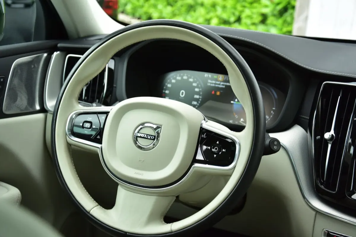 2.0 Recharge T8 AWD Inscription | Camera | Trekhaak | Pano-dak |