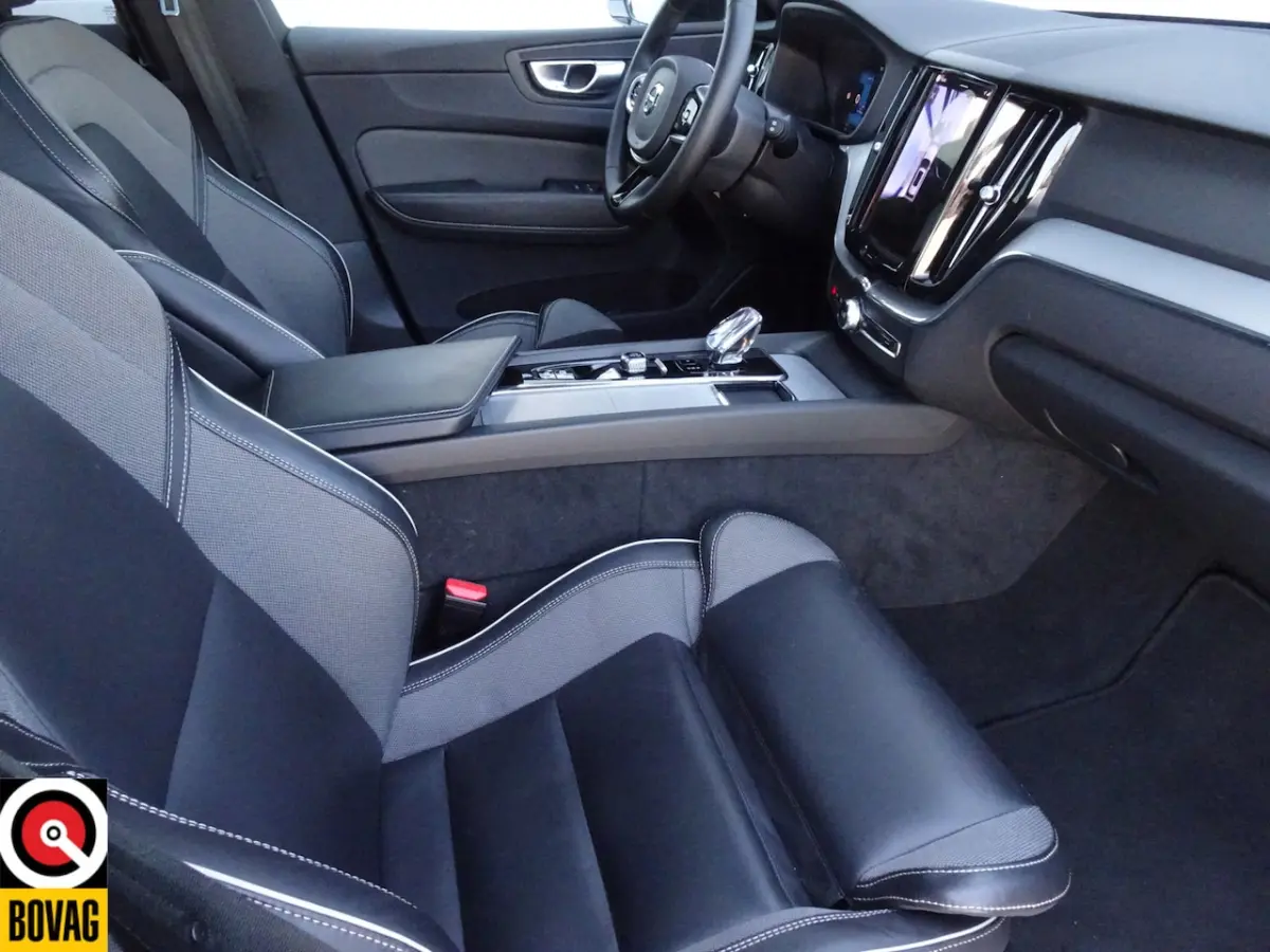 2.0 T6 Plug-in hybrid AWD Plus Black Edition