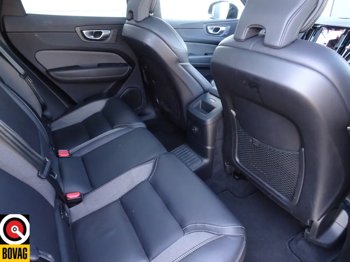 2.0 T6 Plug-in hybrid AWD Plus Black Edition