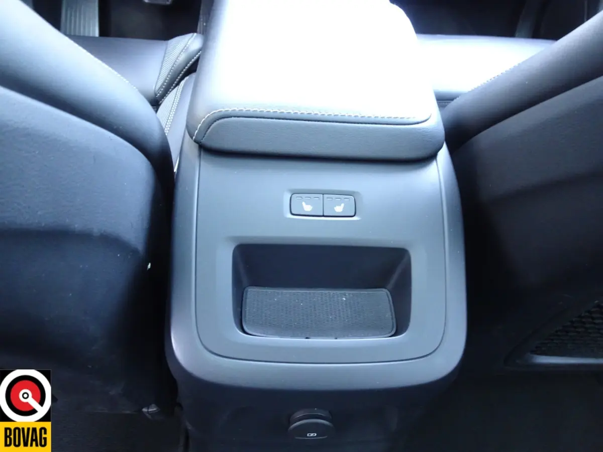 2.0 T6 Plug-in hybrid AWD Plus Black Edition