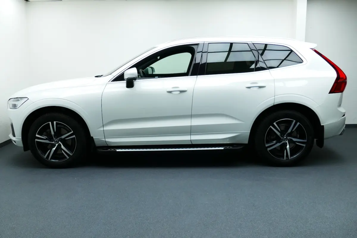 2.0 255pk T5 AWD R-Design. Panodak, Camera, Leer/Alcantara, 19"LMV, Haak 2400kg