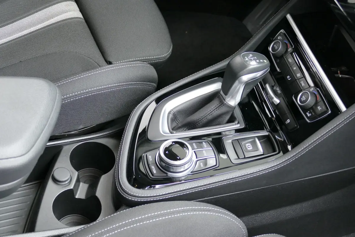 218i Centennial Executive. Navi, Clima, Cruise, PDC V+A, Led Koplampen, 17"LMV, Haak 1500k