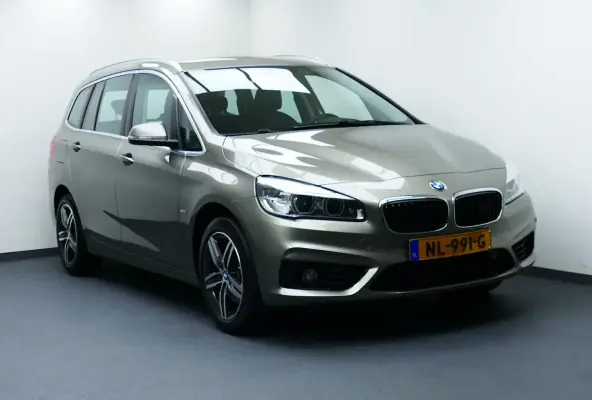 218i Centennial Executive. Navi, Clima, Cruise, PDC V+A, Led Koplampen, 17"LMV, Haak 1500k