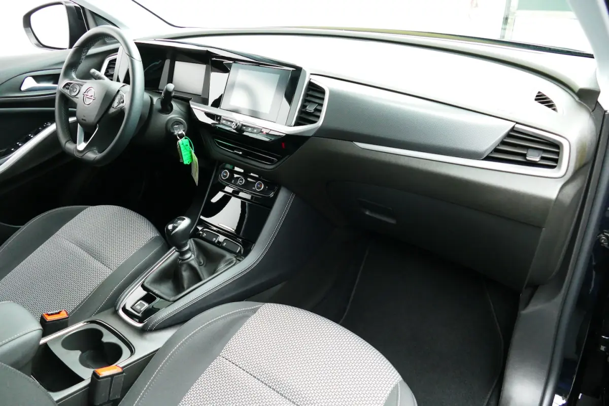 1.2 130pk Turbo Edition. Carplay/Android Navi, Clima, Cruise, 17"LMV, Haak 1400kg