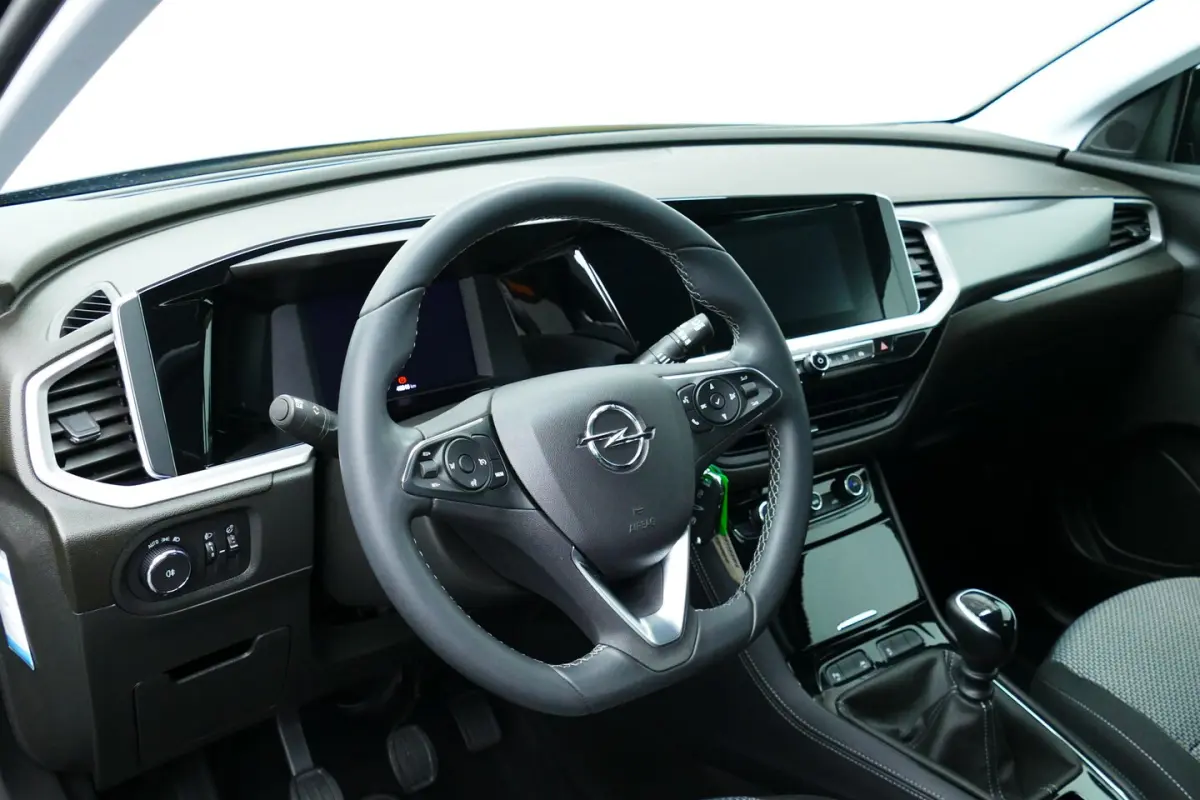 1.2 130pk Turbo Edition. Carplay/Android Navi, Clima, Cruise, 17"LMV, Haak 1400kg