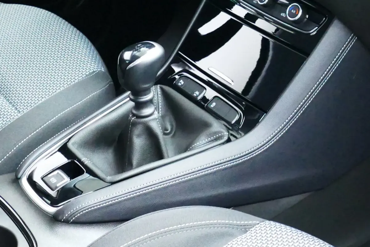 1.2 130pk Turbo Edition. Carplay/Android Navi, Clima, Cruise, 17"LMV, Haak 1400kg