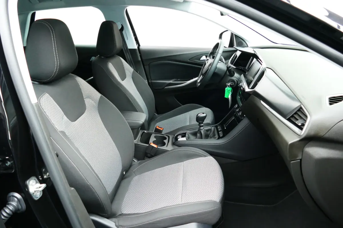 1.2 130pk Turbo Edition. Carplay/Android Navi, Clima, Cruise, 17"LMV, Haak 1400kg