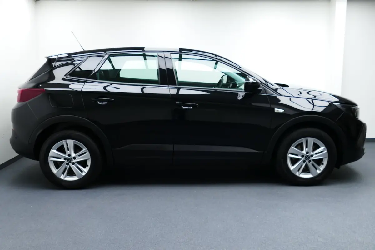 1.2 130pk Turbo Edition. Carplay/Android Navi, Clima, Cruise, 17"LMV, Haak 1400kg
