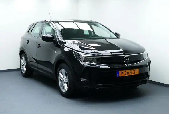 1.2 130pk Turbo Edition. Carplay/Android Navi, Clima, Cruise, 17"LMV, Haak 1400kg