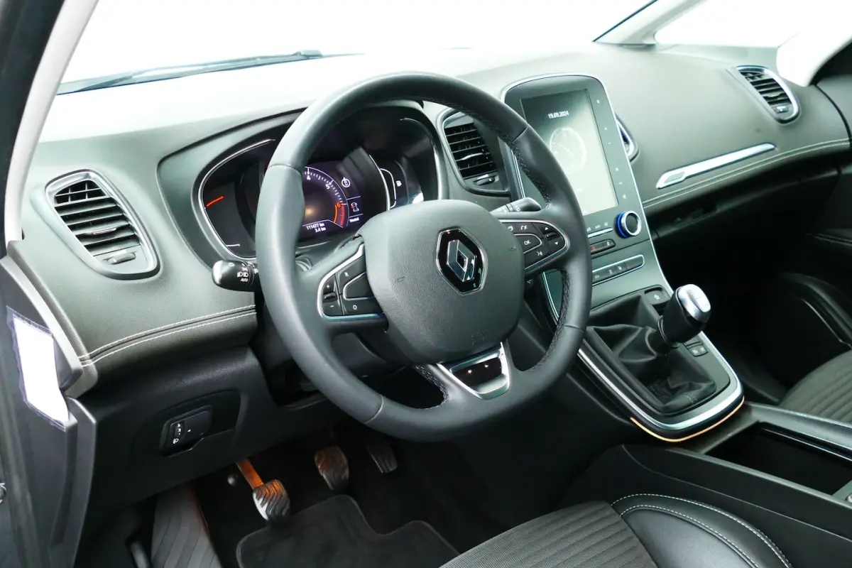 1.3 TCe Intens Bj2020. Camera, Navi, Half Leer, 20"LMV, PDC V+A, Haak 1800kg