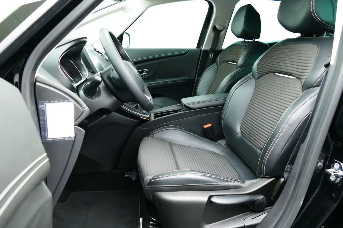 1.3 TCe Intens Bj2020. Camera, Navi, Half Leer, 20"LMV, PDC V+A, Haak 1800kg