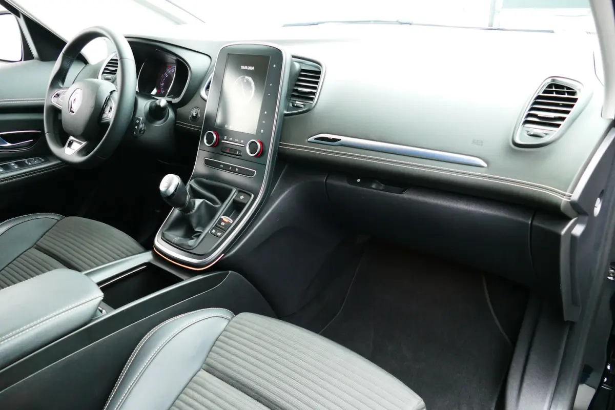 1.3 TCe Intens Bj2020. Camera, Navi, Half Leer, 20"LMV, PDC V+A, Haak 1800kg
