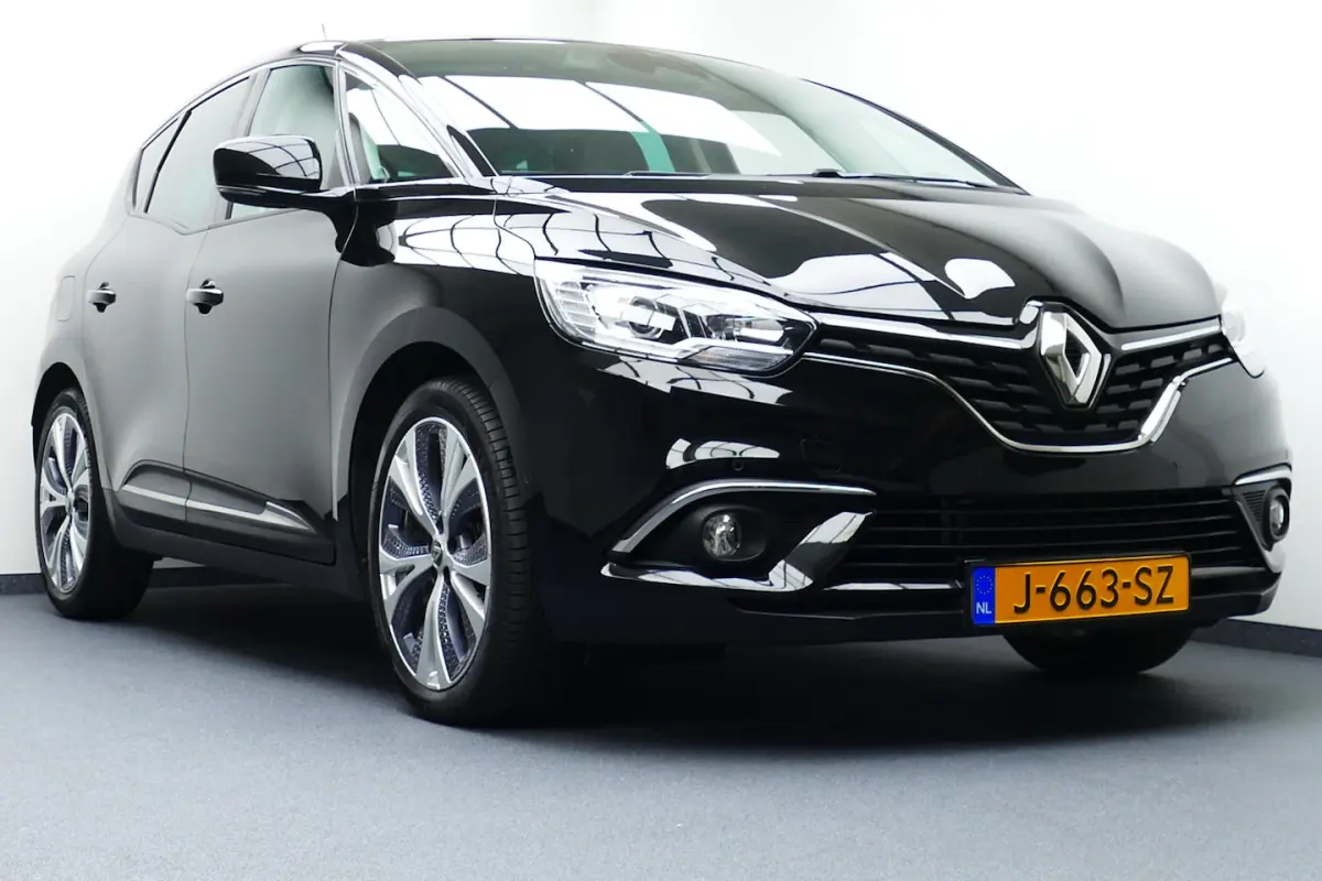 1.3 TCe Intens Bj2020. Camera, Navi, Half Leer, 20"LMV, PDC V+A, Haak 1800kg