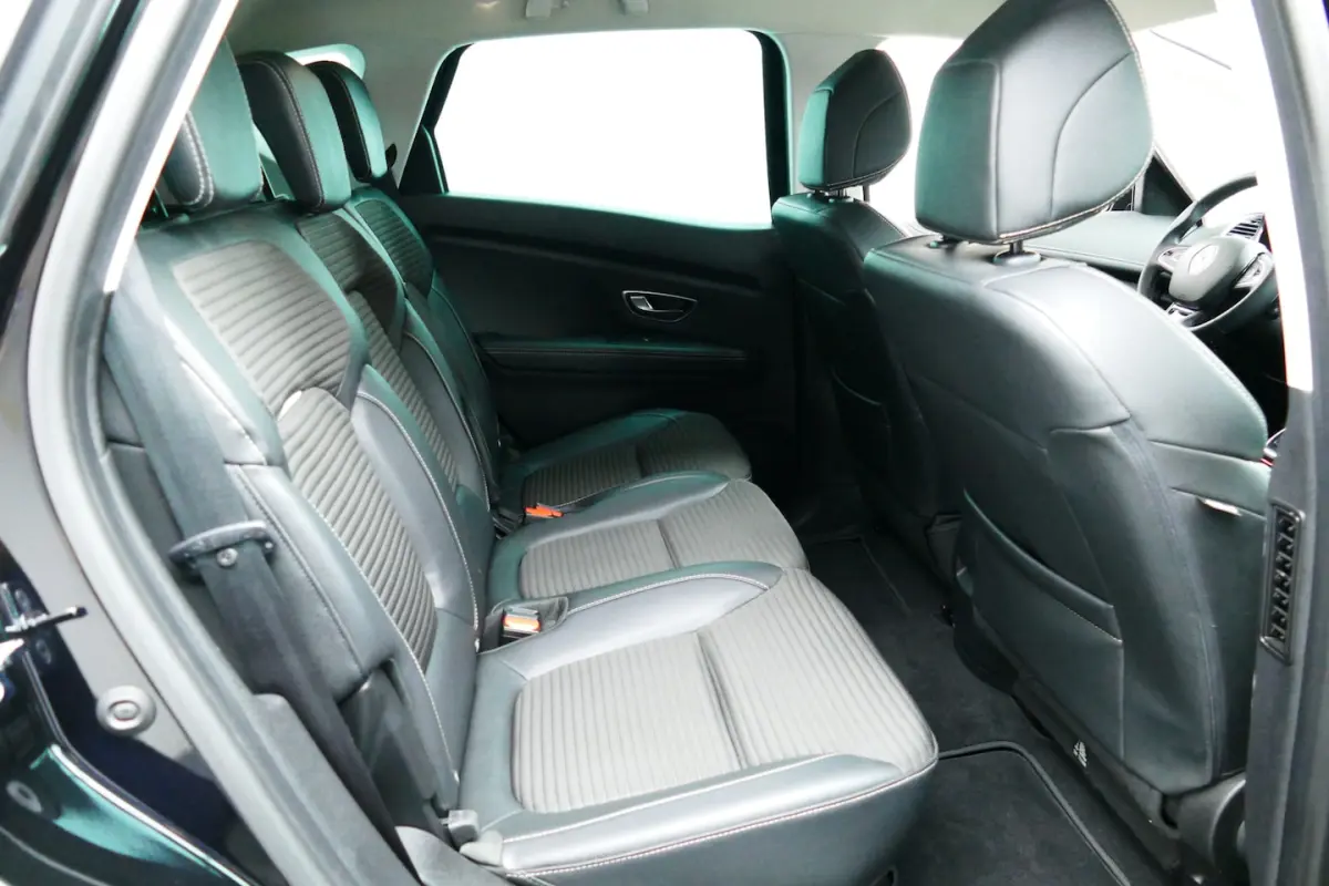 1.3 TCe Intens Bj2020. Camera, Navi, Half Leer, 20"LMV, PDC V+A, Haak 1800kg