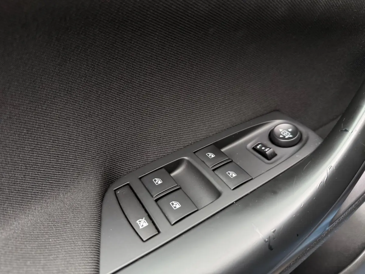 1.0 Edition 105 Pk NAP Climate/LED/Bluetooth/Navi/Elekt Ramen/Elekt Spiegels/PDC/16 Inch/5