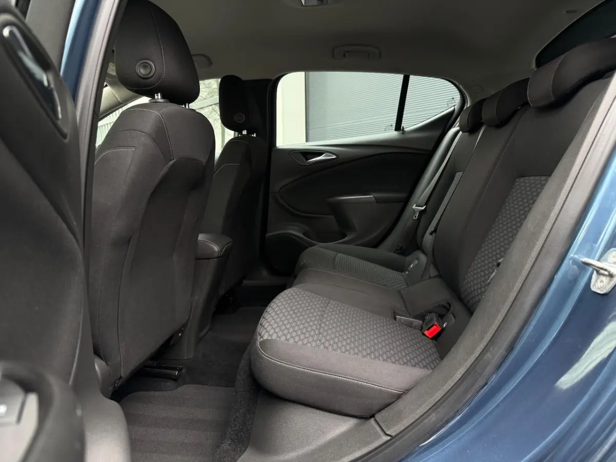 1.0 Edition 105 Pk NAP Climate/LED/Bluetooth/Navi/Elekt Ramen/Elekt Spiegels/PDC/16 Inch/5