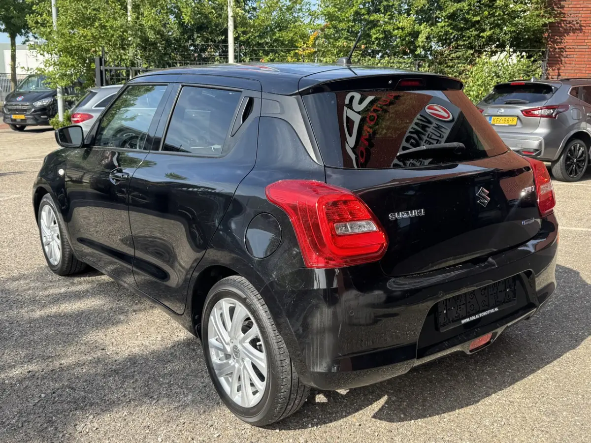 1.2 Style Smart Hybrid // NAVI // CAMERA // STOELVERWARMING // ADAPTIVE CRUISE // AIRCO //