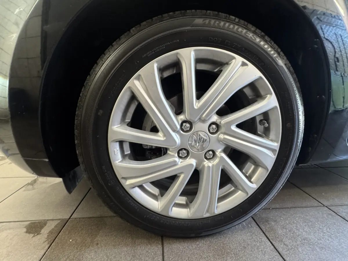 1.2 Style Smart Hybrid // NAVI // CAMERA // STOELVERWARMING // ADAPTIVE CRUISE // AIRCO //