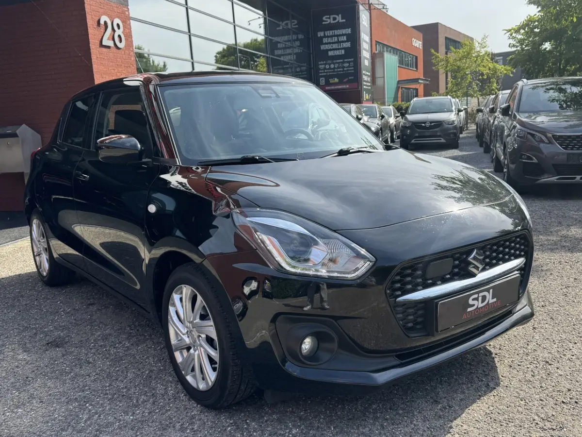 1.2 Style Smart Hybrid // NAVI // CAMERA // STOELVERWARMING // ADAPTIVE CRUISE // AIRCO //