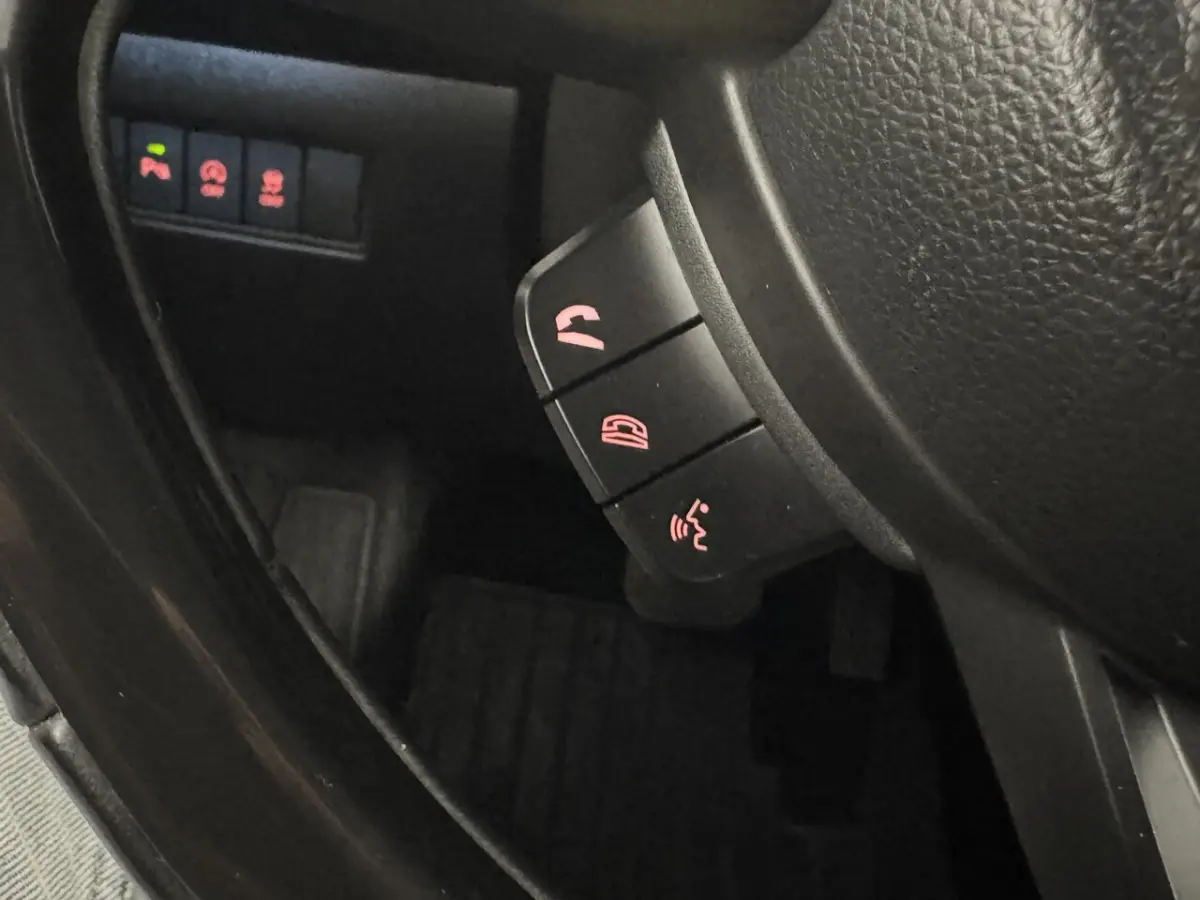 1.2 Style Smart Hybrid // NAVI // CAMERA // STOELVERWARMING // ADAPTIVE CRUISE // AIRCO //