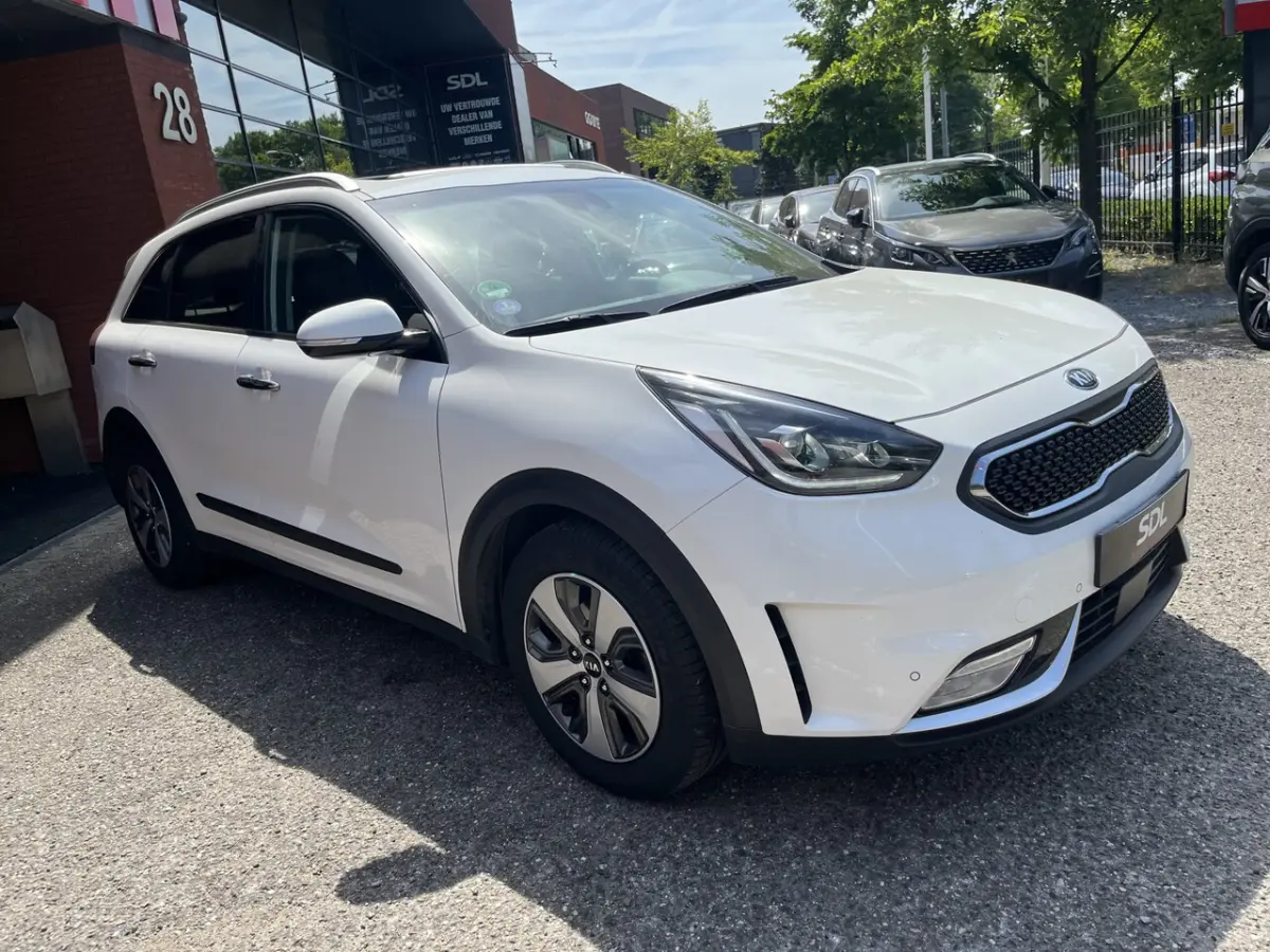 1.6 GDi Hybrid ExecutiveLine // SCHUIF-KANTELDAK // LEDER // ELEK.STOEL+GEHEUGEN // DODEHO