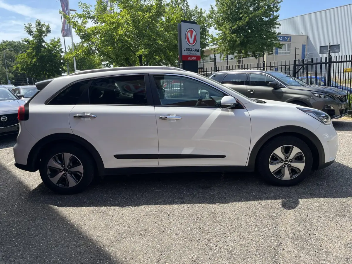 1.6 GDi Hybrid ExecutiveLine // SCHUIF-KANTELDAK // LEDER // ELEK.STOEL+GEHEUGEN // DODEHO