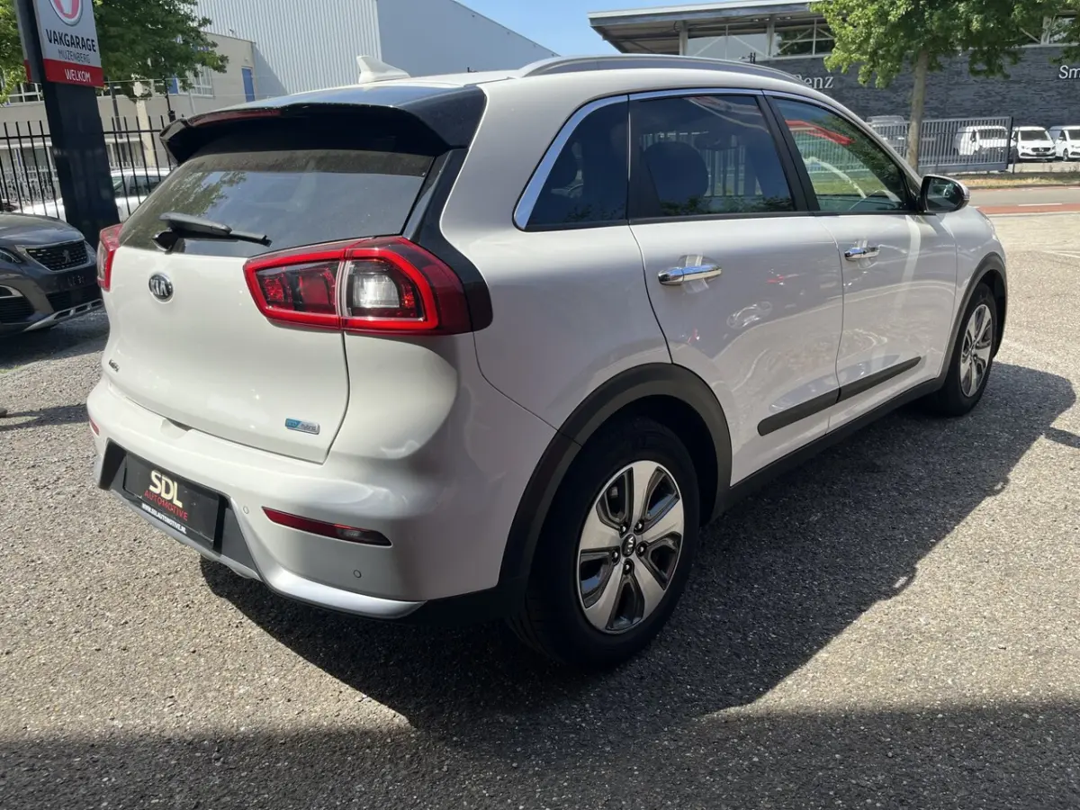 1.6 GDi Hybrid ExecutiveLine // SCHUIF-KANTELDAK // LEDER // ELEK.STOEL+GEHEUGEN // DODEHO