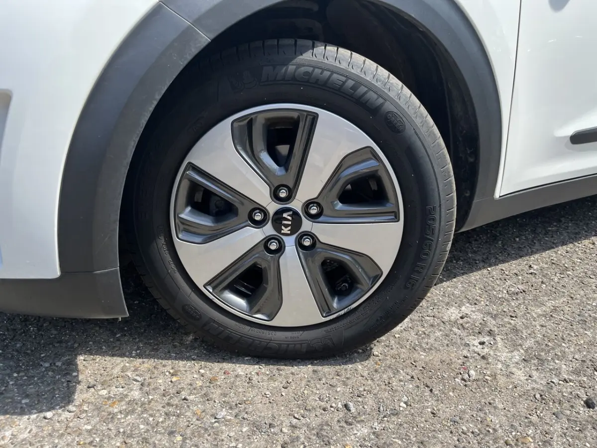 1.6 GDi Hybrid ExecutiveLine // SCHUIF-KANTELDAK // LEDER // ELEK.STOEL+GEHEUGEN // DODEHO