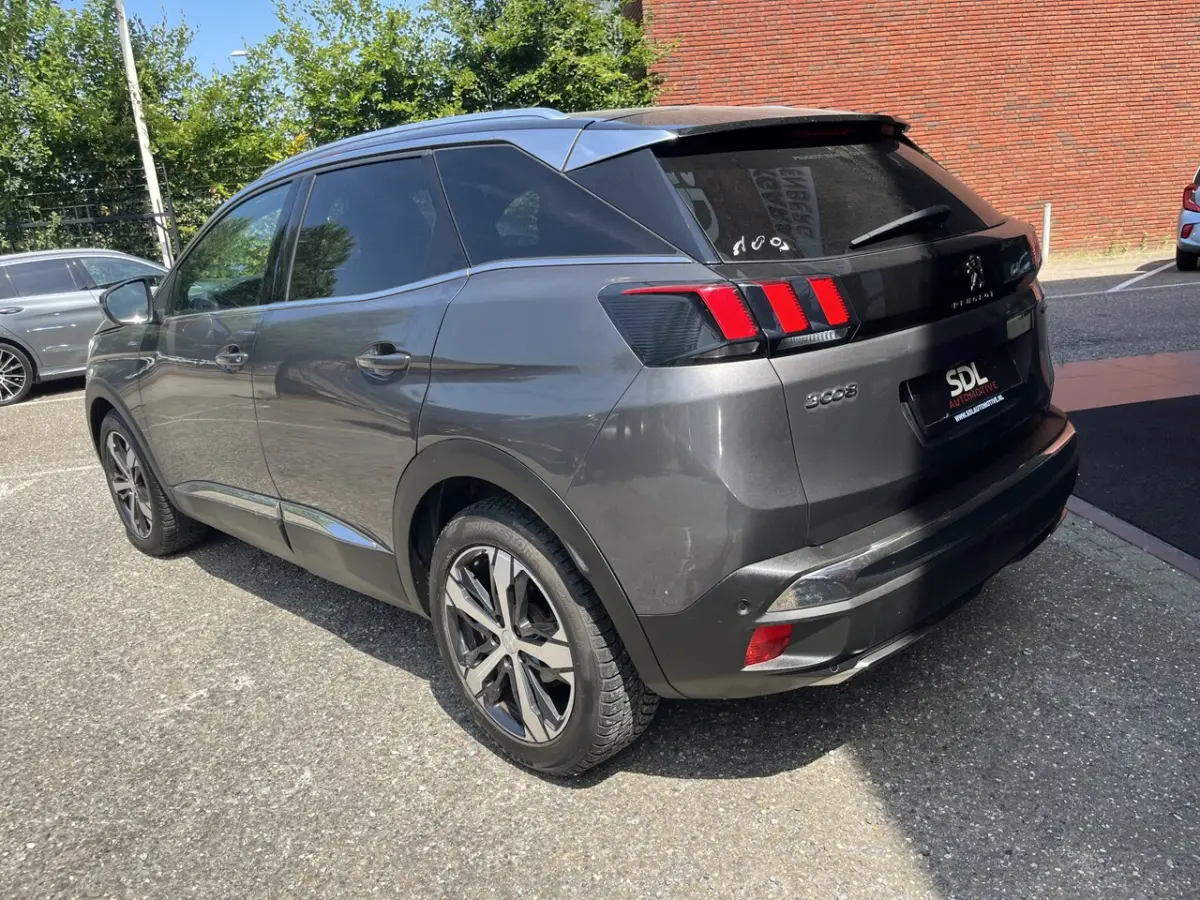 1.2 PureTech GT Line // DODEHOEK // HALF LEDER // CAMERA+SENSOREN // NAVI+CARPLAY // LED /