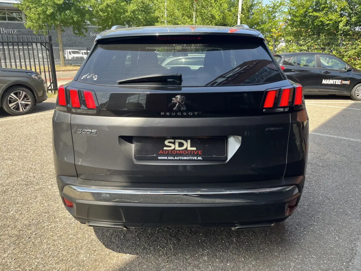 1.2 PureTech GT Line // DODEHOEK // HALF LEDER // CAMERA+SENSOREN // NAVI+CARPLAY // LED /