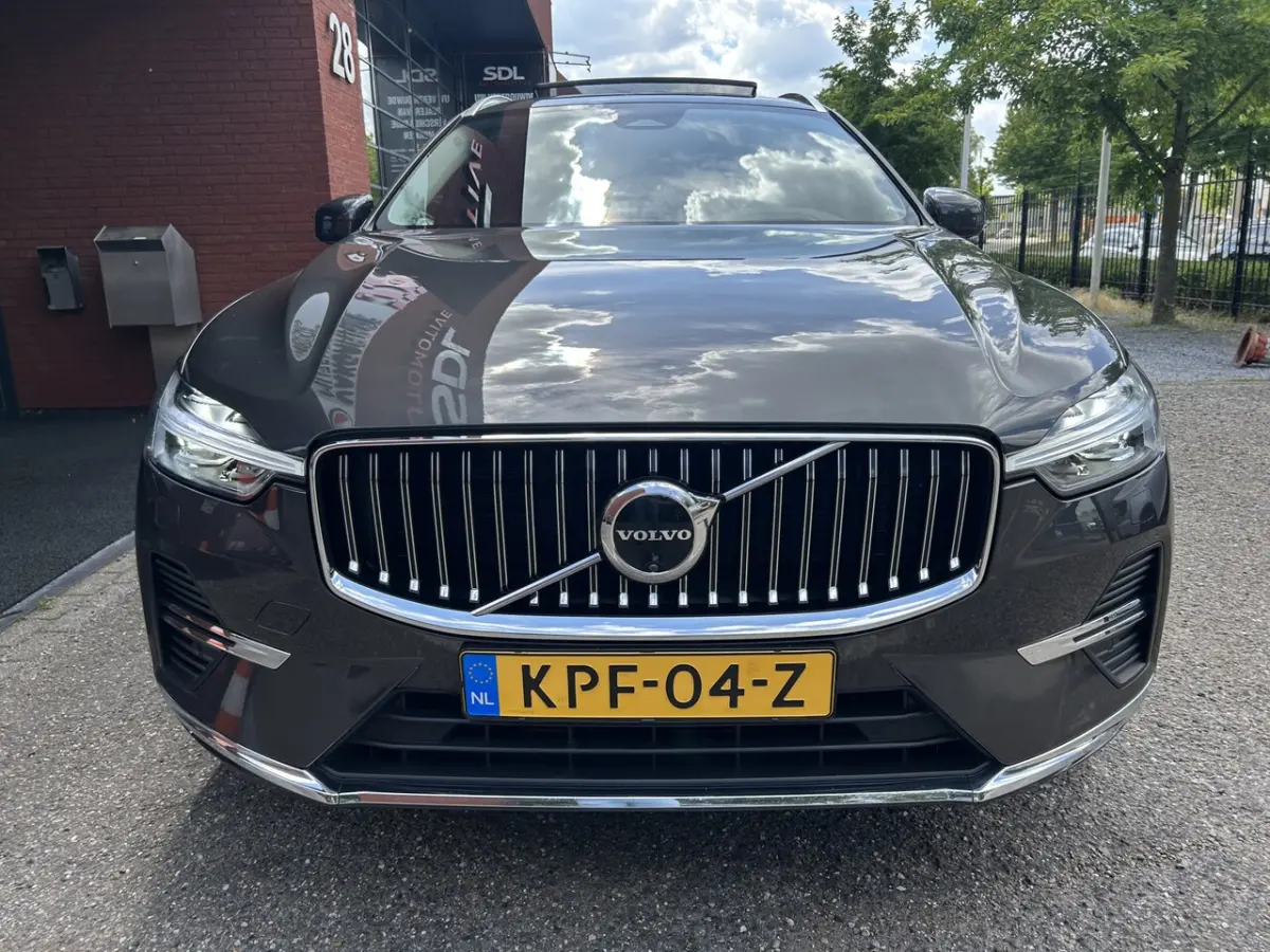 2.0 T8 Plug-in hybrid AWD Ultimate Dark 455PK // ADAPT. CRUISE // PANODAK // HARMAN&KARDON