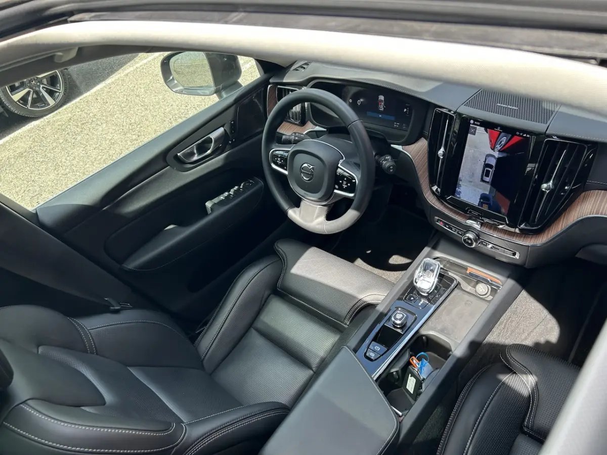 2.0 T8 Plug-in hybrid AWD Ultimate Dark 455PK // ADAPT. CRUISE // PANODAK // HARMAN&KARDON