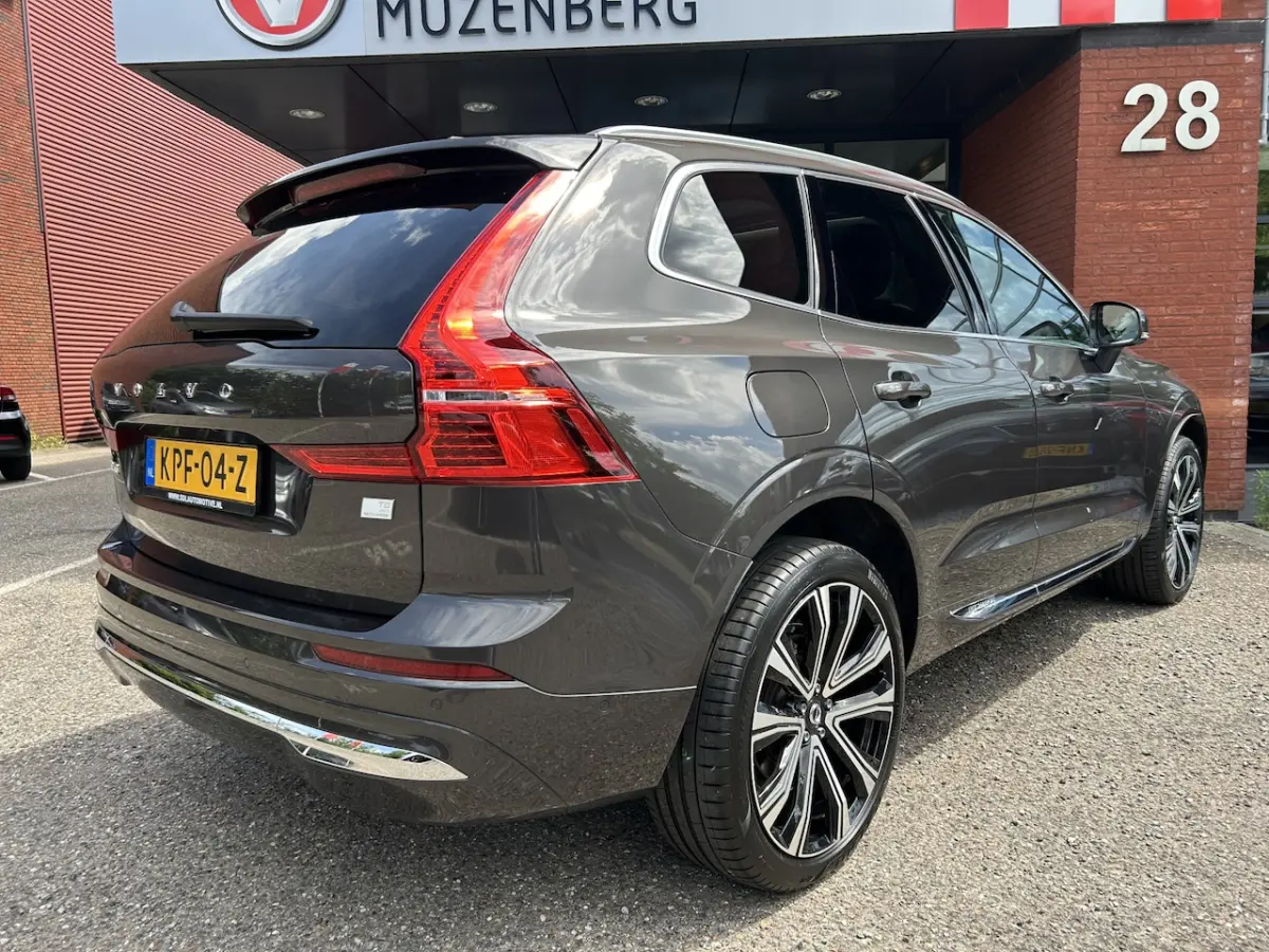 2.0 T8 Plug-in hybrid AWD Ultimate Dark 455PK // ADAPT. CRUISE // PANODAK // HARMAN&KARDON