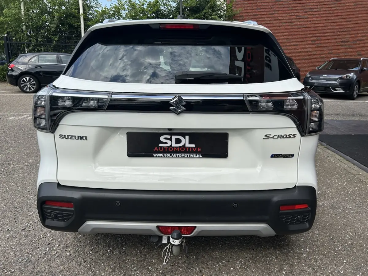 1.5 Hybrid Style // FULL LED // PANO/SCHUIFKANTELDAK // HALF-LEDER // NAVI + CARPLAY // KE