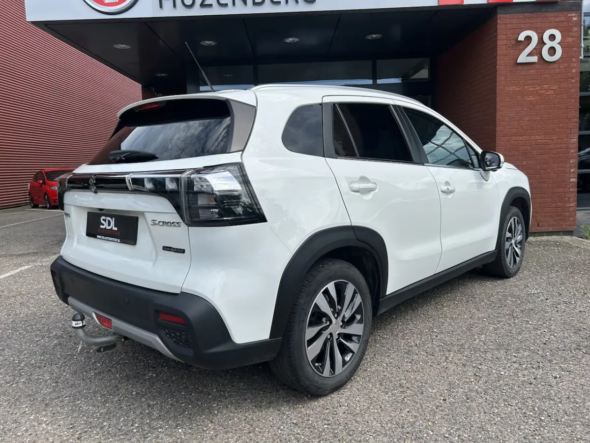 1.5 Hybrid Style // FULL LED // PANO/SCHUIFKANTELDAK // HALF-LEDER // NAVI + CARPLAY // KE