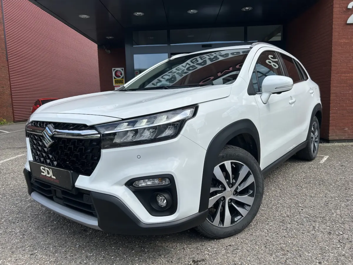 1.5 Hybrid Style // FULL LED // PANO/SCHUIFKANTELDAK // HALF-LEDER // NAVI + CARPLAY // KE