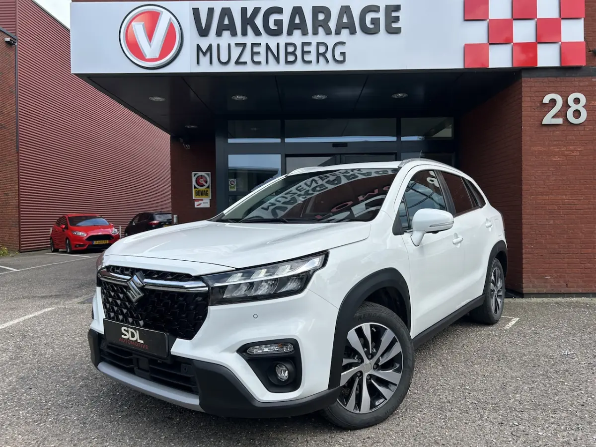 1.5 Hybrid Style // FULL LED // PANO/SCHUIFKANTELDAK // HALF-LEDER // NAVI + CARPLAY // KE